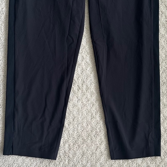 Athleta Brooklyn Mid Rise Ankle Pant Black 8 Athleisure Lightweight Travel - Picture 6 of 16